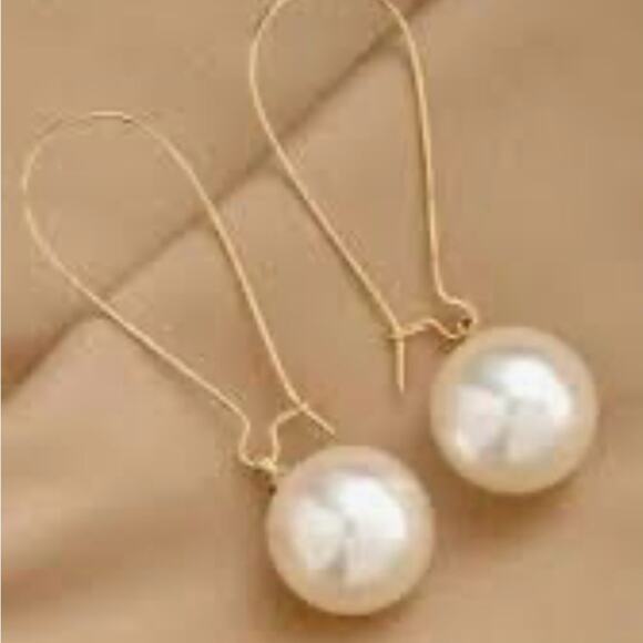 Lustrous Pearl and Gold Hook Earrings - Picture 2 of 2